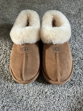 UGG Tazzette Women Slippers Size 6 Chestnut. NWOT